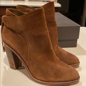 Vince Camuto VC-Linford Bootie Size 7.5